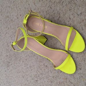 Forever 21 Chase + Chloe yellow neon!flourescent ankle strap block heels size 8